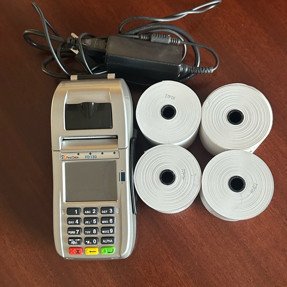 First Data 130 Credit Card Terminal - Picture 2 of 3